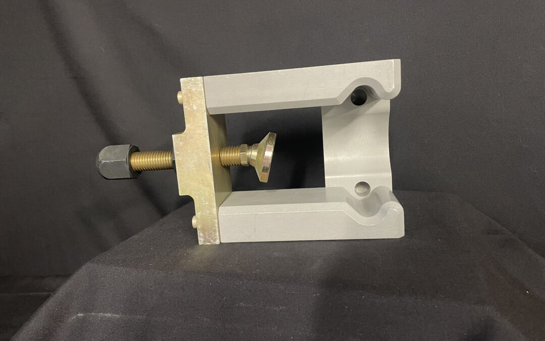 CORNER MOUNT PULLER
