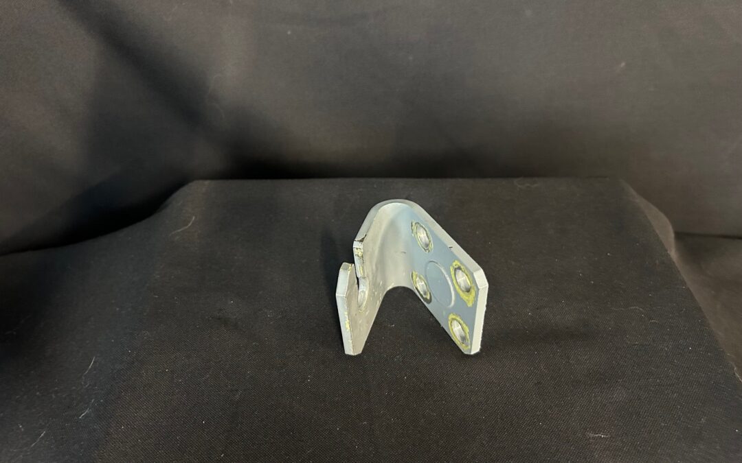 LH ENGINE BRACKET